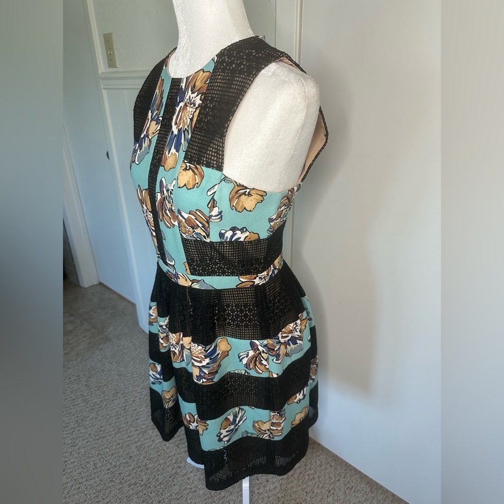 BCBGMaxAzria Black and light blue Lace Dress size size 6 - Picture 6 of 11